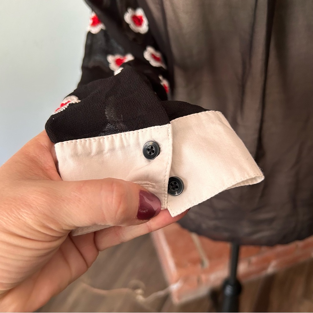 Alice + Olivia Willa Floral Embellished Scalloped Collar Placket Top Black Sz S - Picture 14 of 15